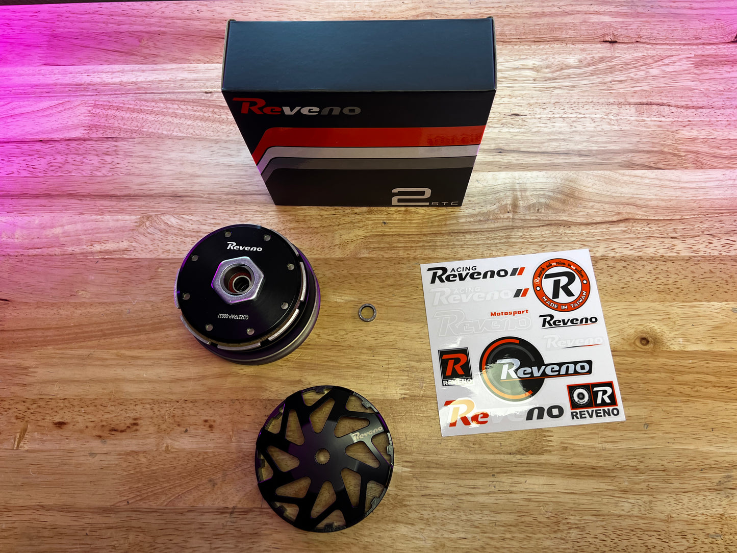 Ruckus / Metro Reveno Clutch